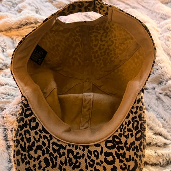 Leopard print cap - Picture 7 of 7